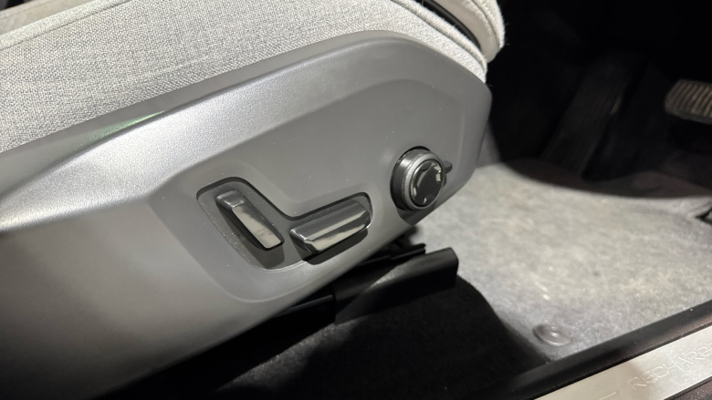 Volvo XC60 2.0 T8 [455] RC PHEV Ultimate Dark 5dr AWD Gtron Estate